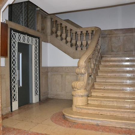 The Loghouse Apartment Lisbon Exterior photo