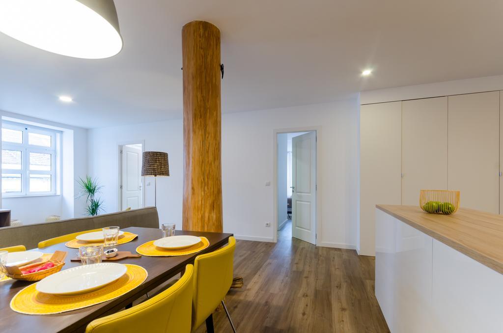 The Loghouse Apartment Lisbon Exterior photo